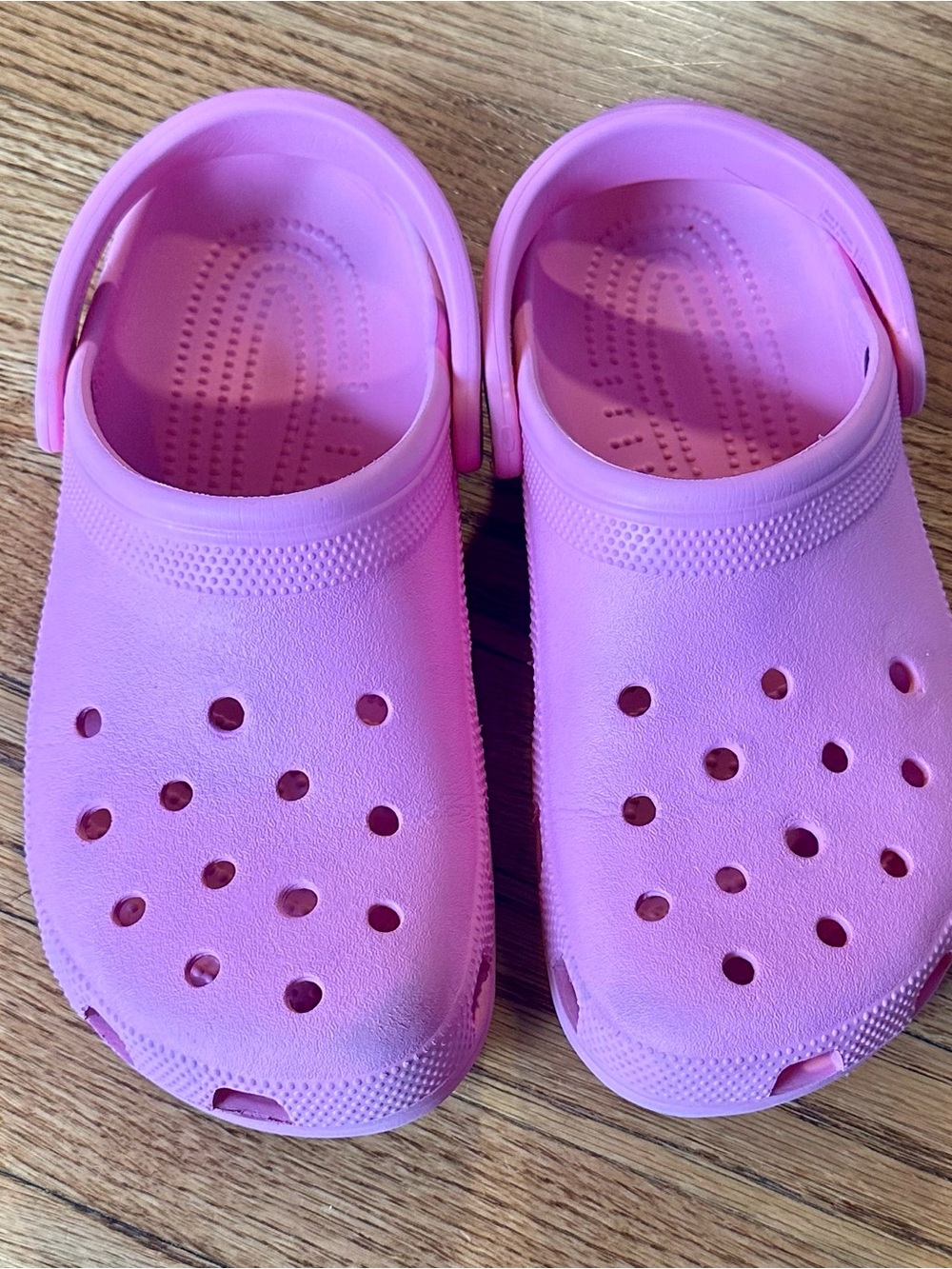 CROCS Classic Clog Sandals in Pink Size 10
